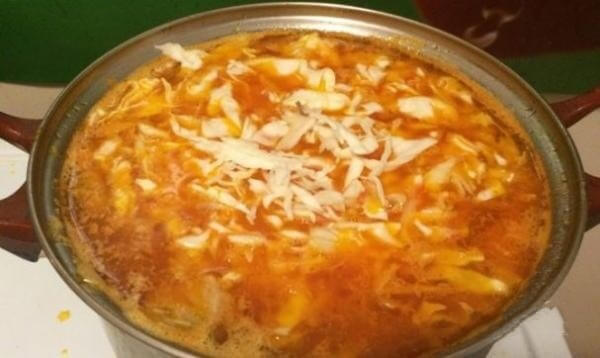 Борщ со свининой и свежей капустой